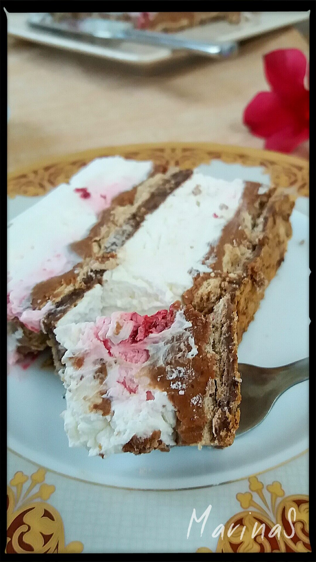 Beze-cokoladna-torta-sa-malinama-3