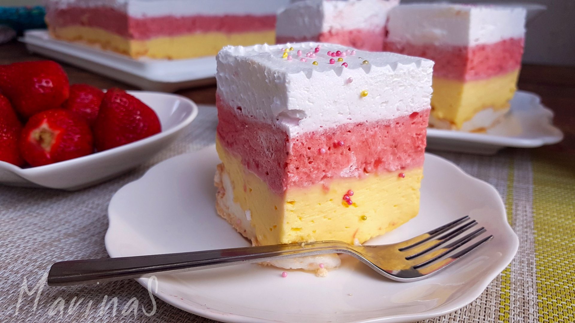 Kolac-sa-vanila-i-kremom-od-jagoda-4