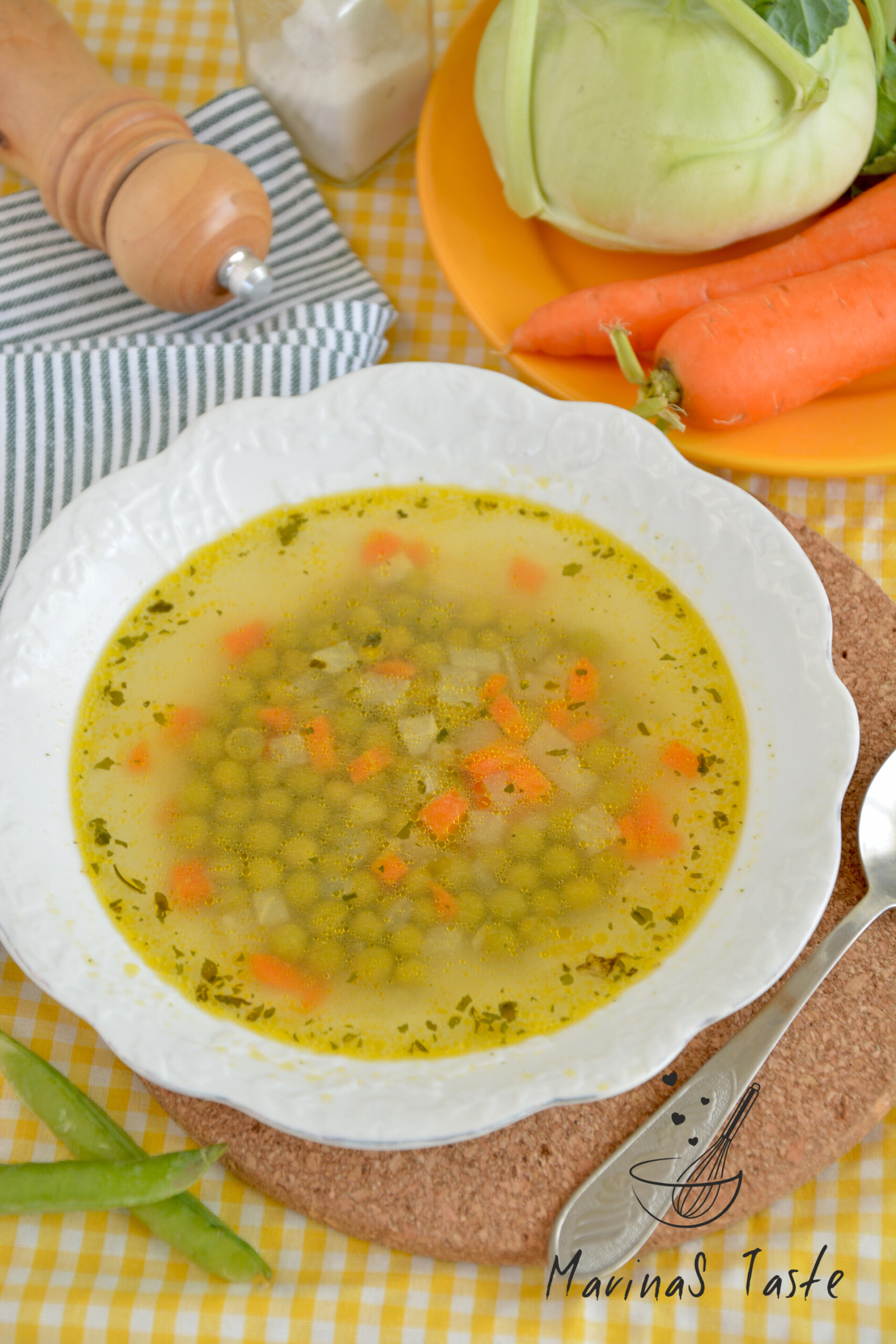 Corba-od-graska-kelerabe-i-sargarepe-2