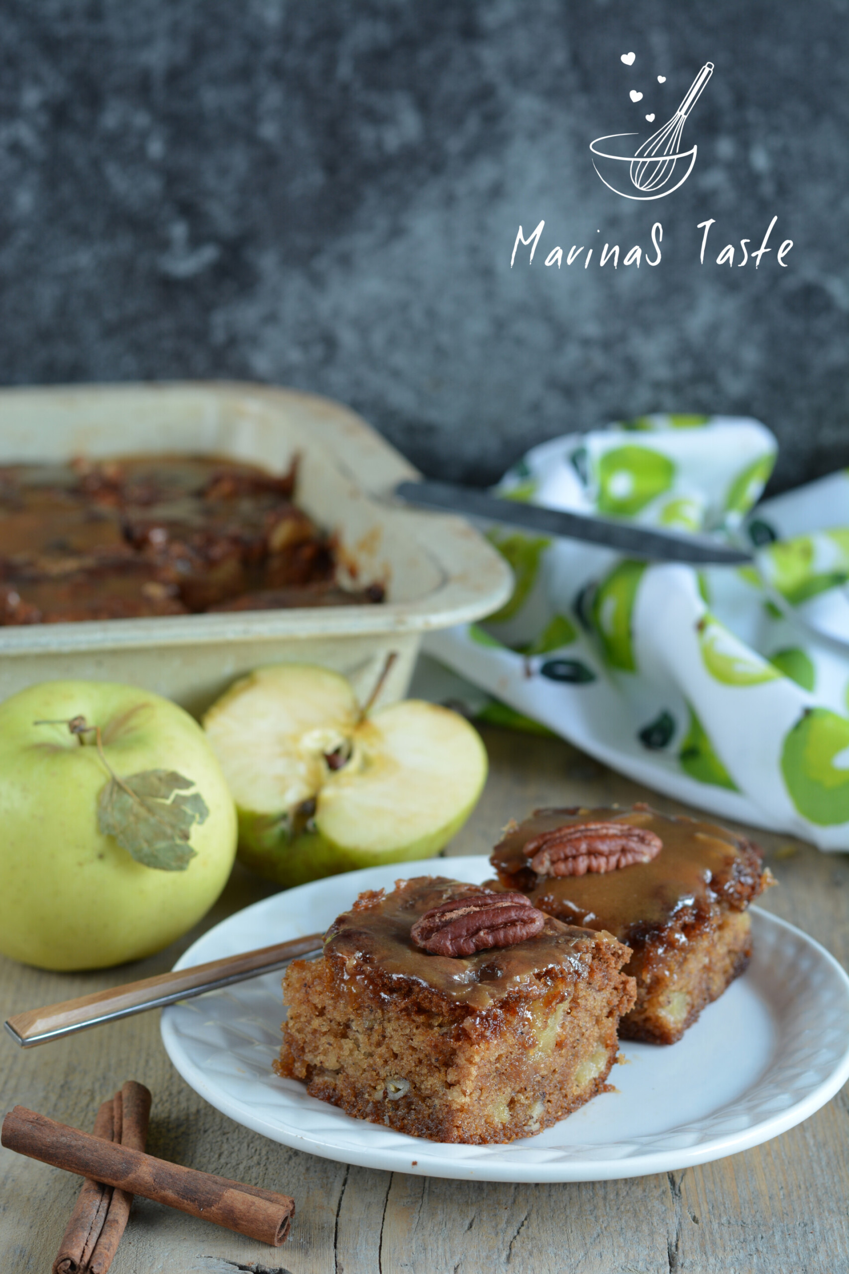 Kolac-sa-jabukama-i-karamelom-3