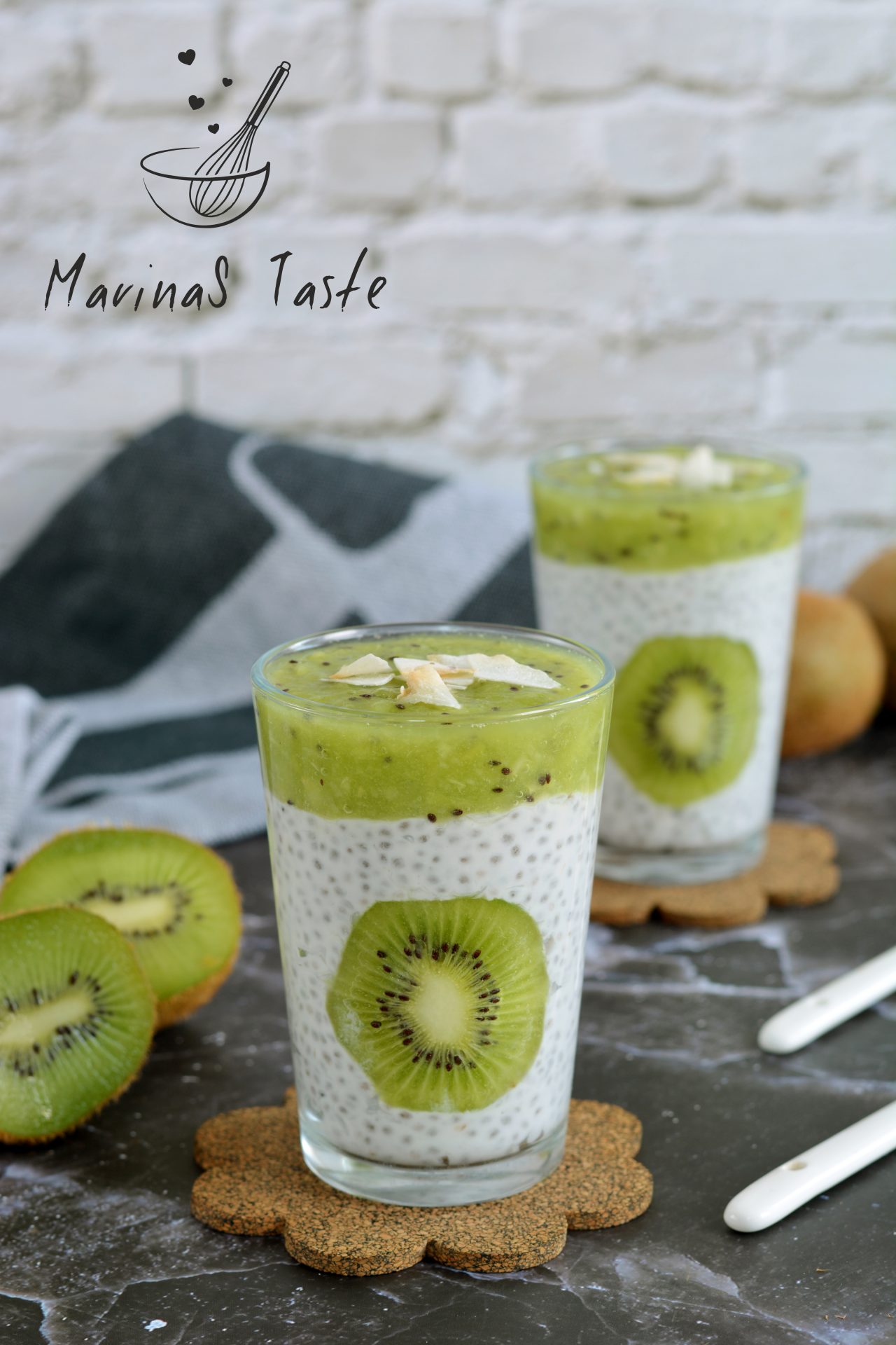 Kokos-chia-puding-sa-kivijem-2