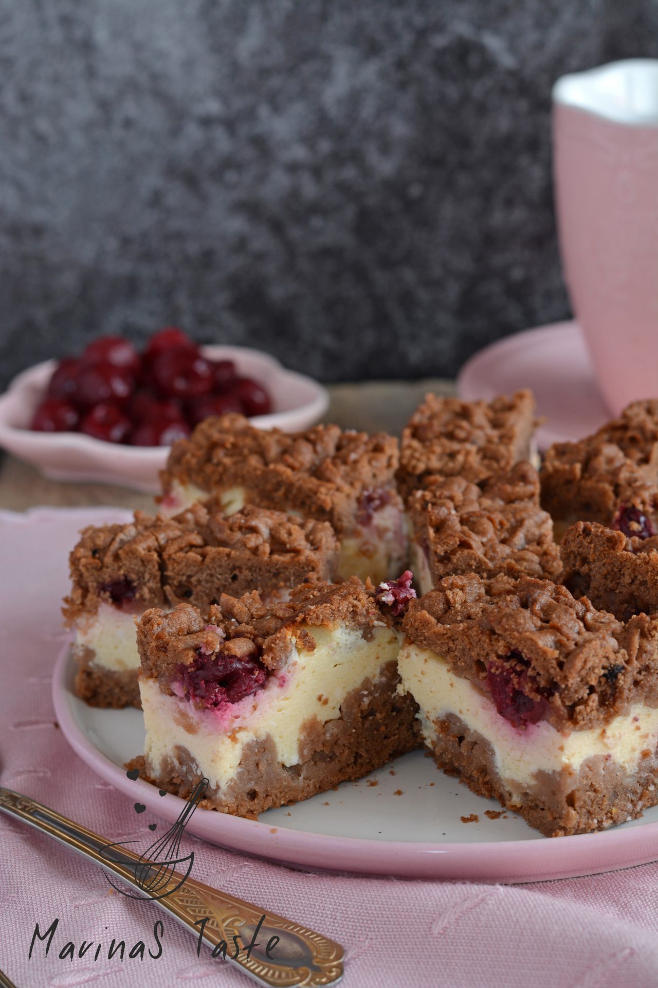 Rendani-kolac-sa-visnjama-i-sirom-4