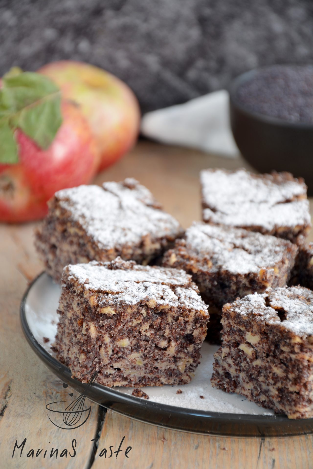 Brzi-kolac-sa-makom-i-jabukama-2