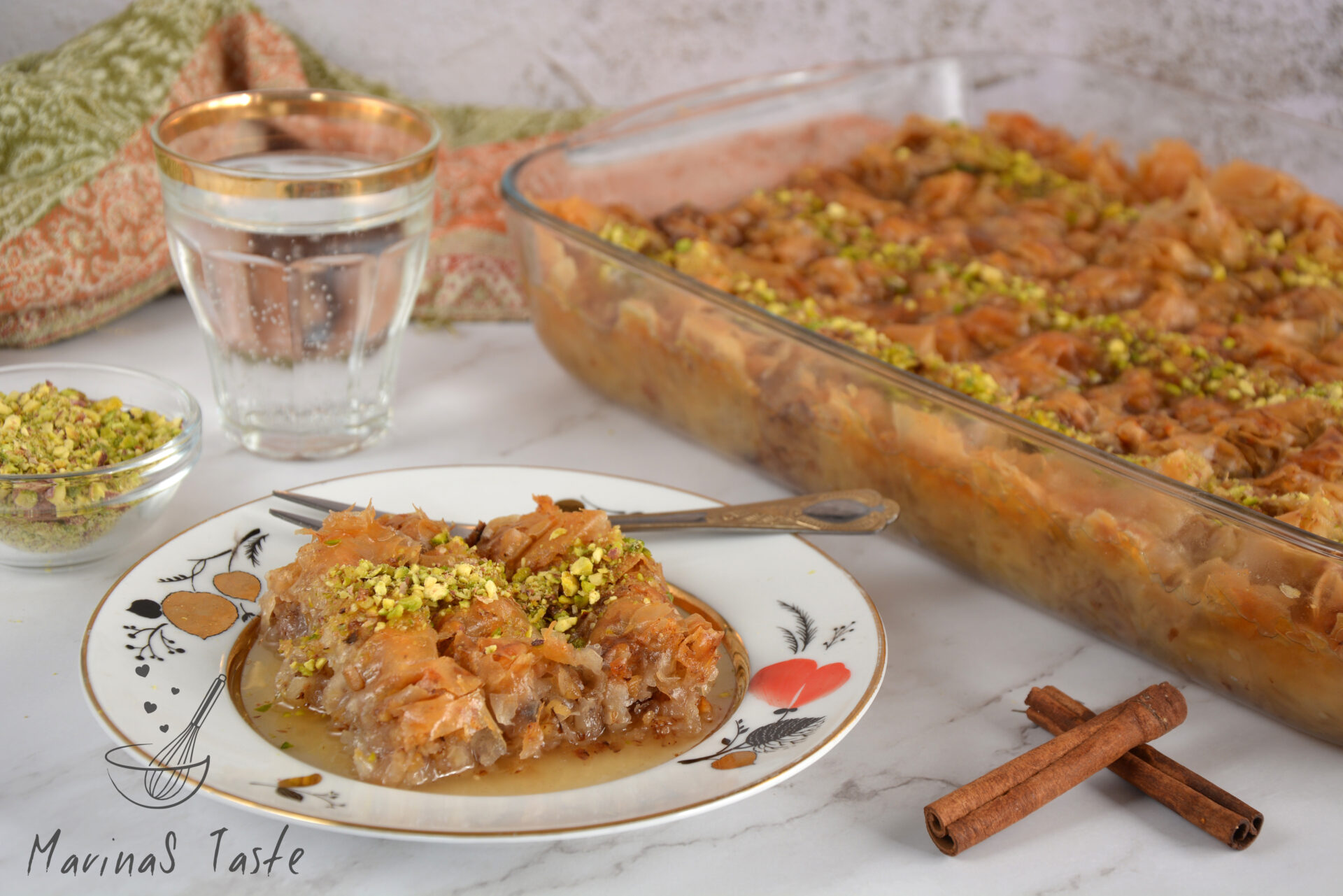 Rolovana-grcka-baklava-Saragli-3