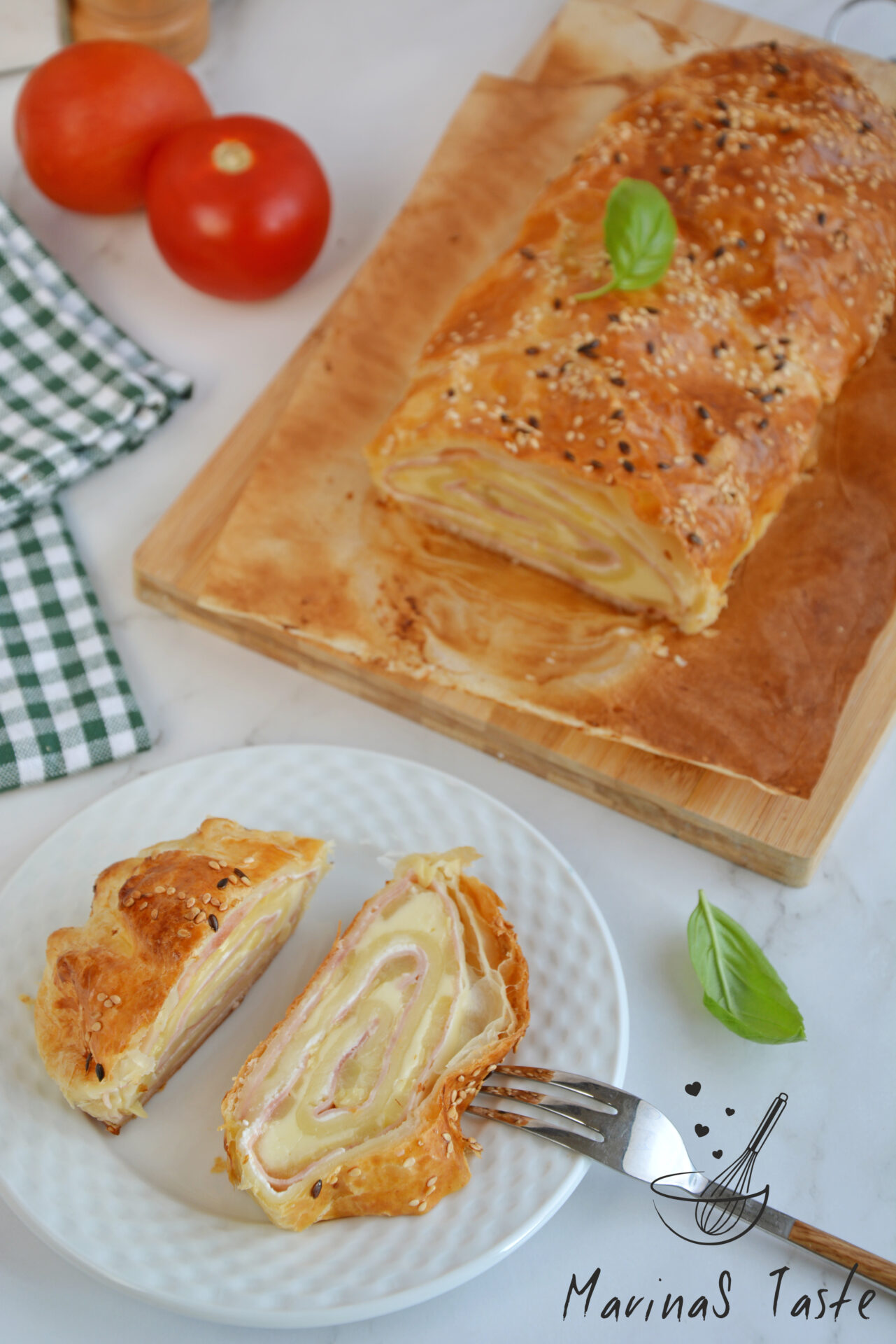 Lisnati-rolat-sa-tikvicama-sirom-i-sunkom-1