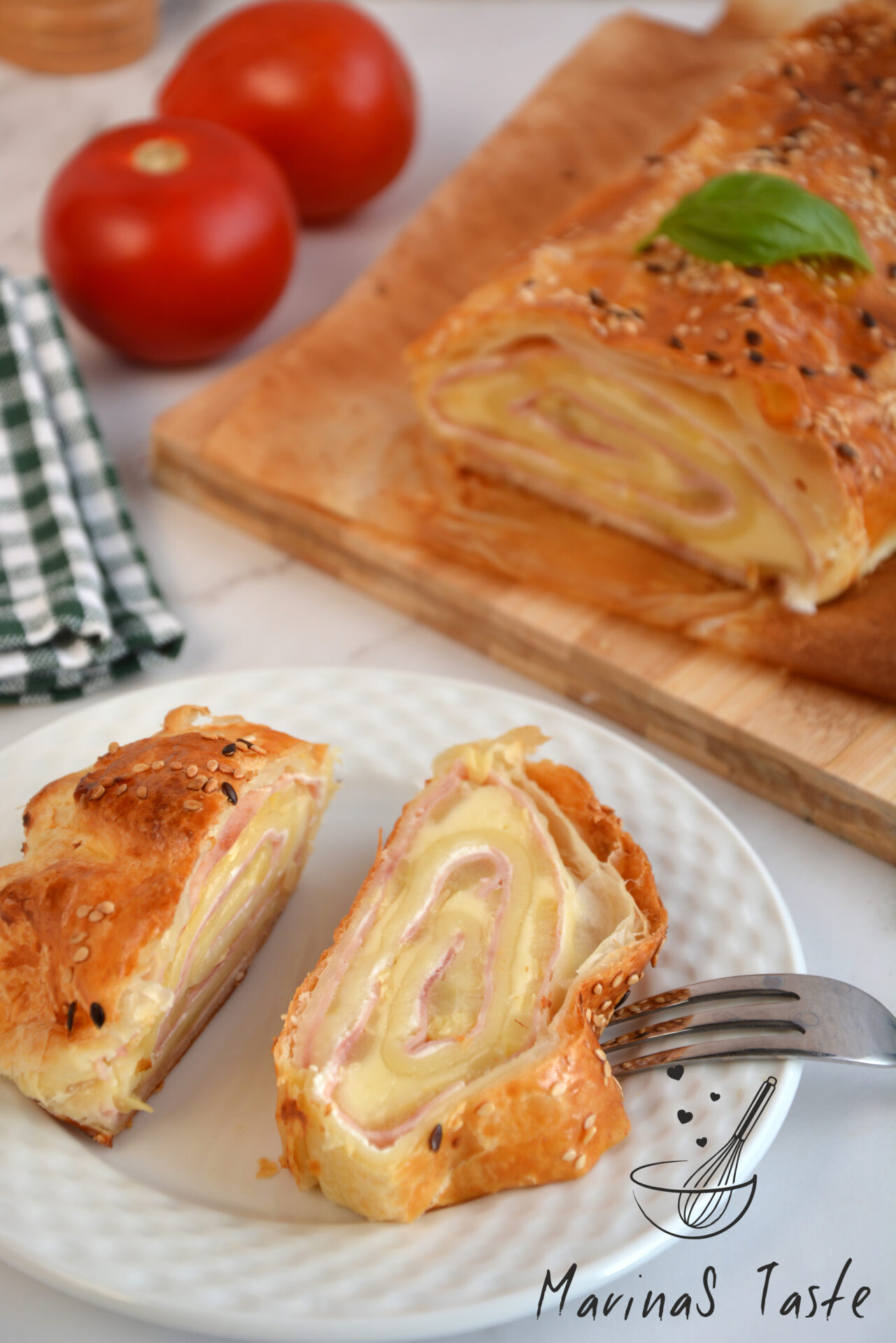 Lisnati-rolat-sa-tikvicama-sirom-i-sunkom-3